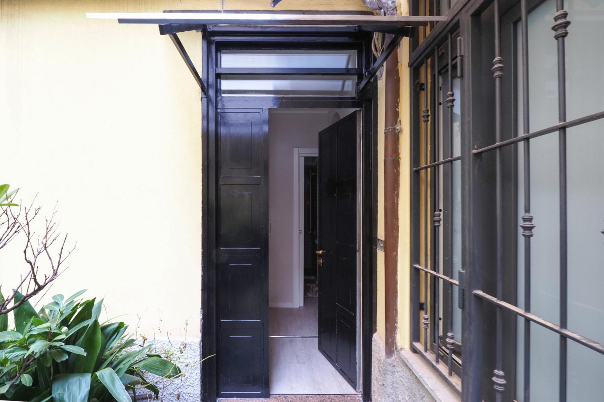 Delizioso Studio Tra Navigli E Mm Sant'Agostino ミラノ エクステリア 写真
