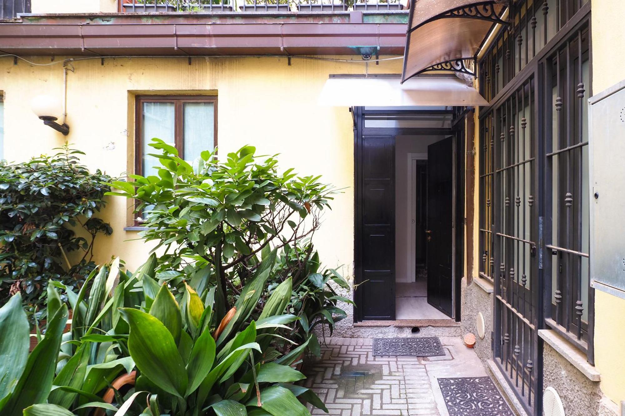 Delizioso Studio Tra Navigli E Mm Sant'Agostino ミラノ エクステリア 写真